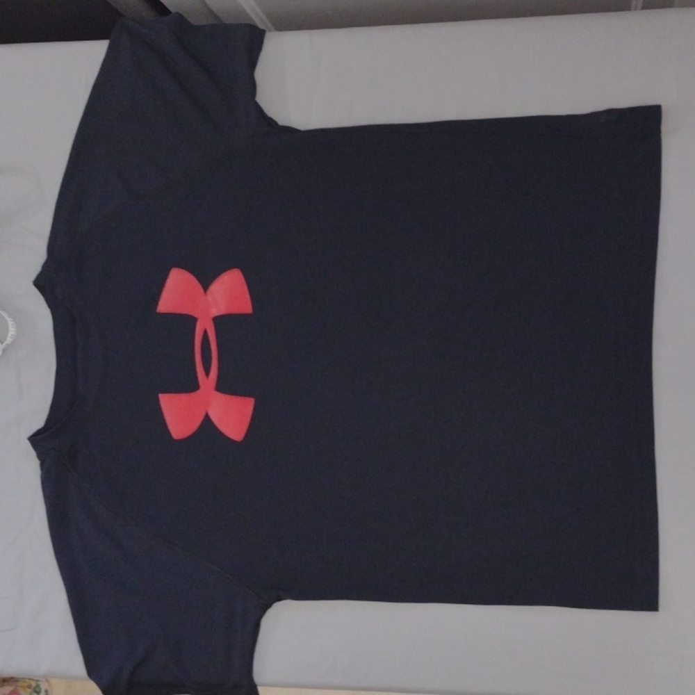 Under Armour: Boy's Medium black w/ red logo T Shirt.